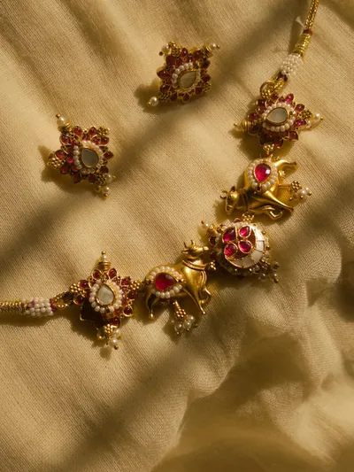Gauri gold necklace