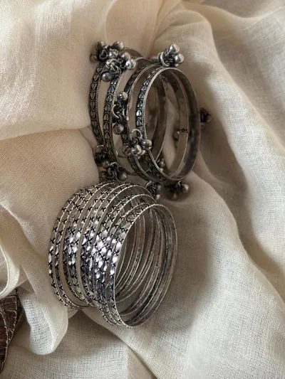 Radha rani bangles
