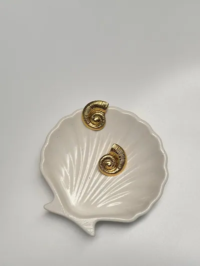 Seep stud earring