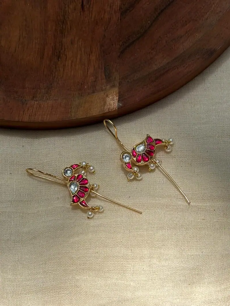 Chidiya pearl earcuff