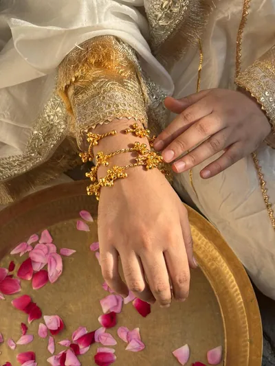 Set of four Kashmiri GHOOGROO bangles