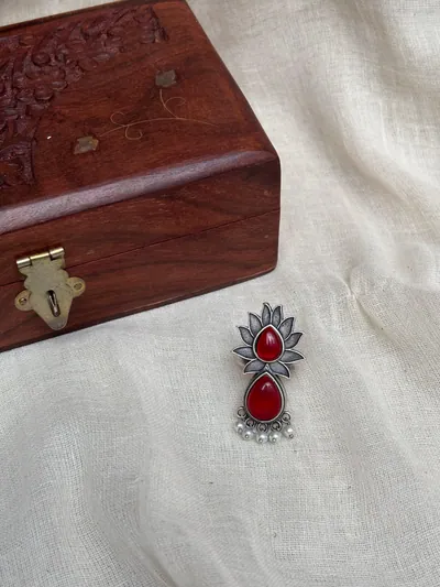 Lotus red pearl ring
