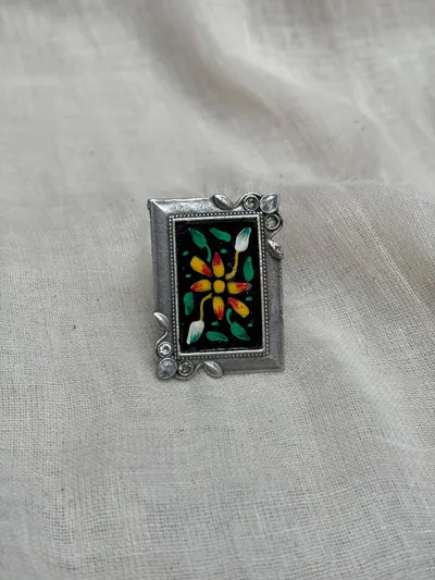 Black hainpainted ring